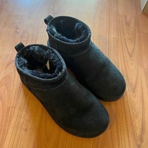 UGG Ultra Mini Ankle Bootie - Women's